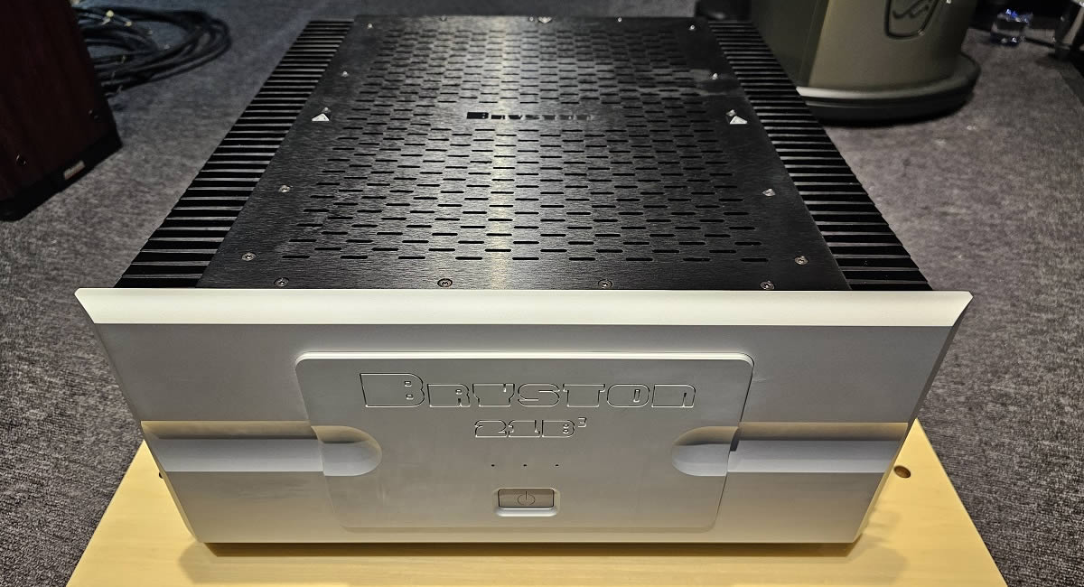 Bryston 21B Cubed 3 channel power amplifier 