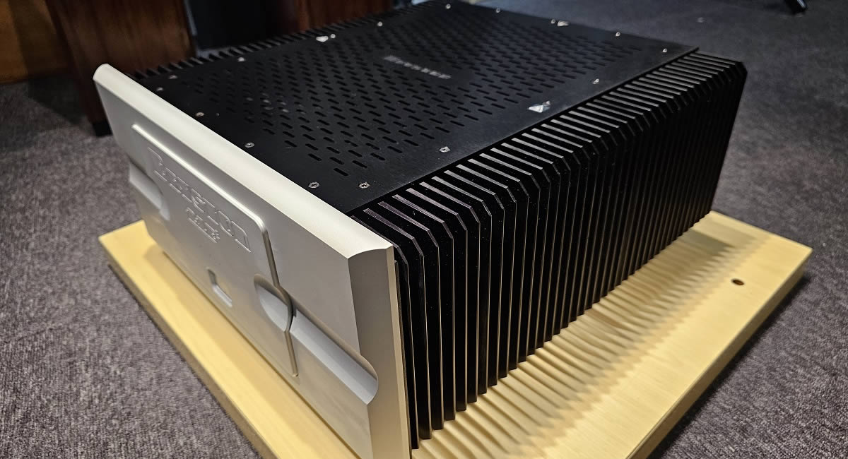 Bryston 21B Cubed 3 channel power amplifier 