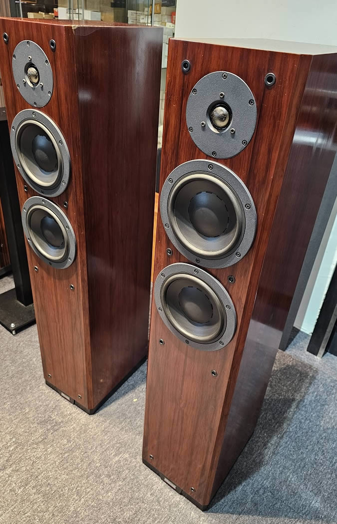 Dynaudio Focus 220 Mk II 