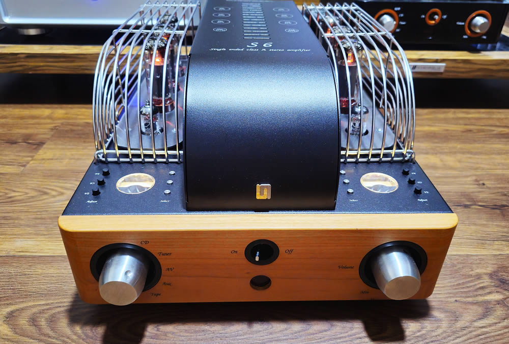 Unison Research S6 integrated tube amplifier