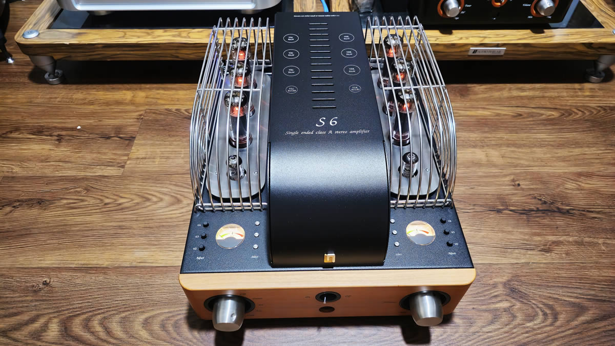 Unison Research S6 integrated tube amplifier