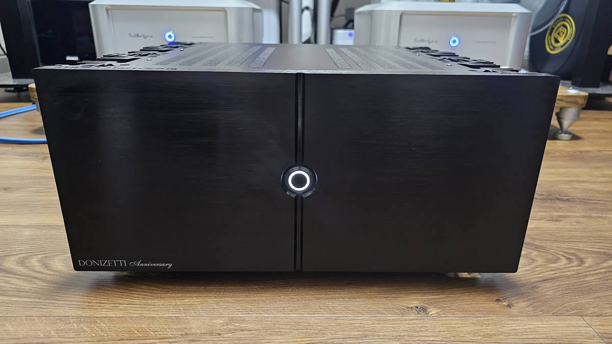 Audio Analogue Donizetti Anniversary power amplifier 