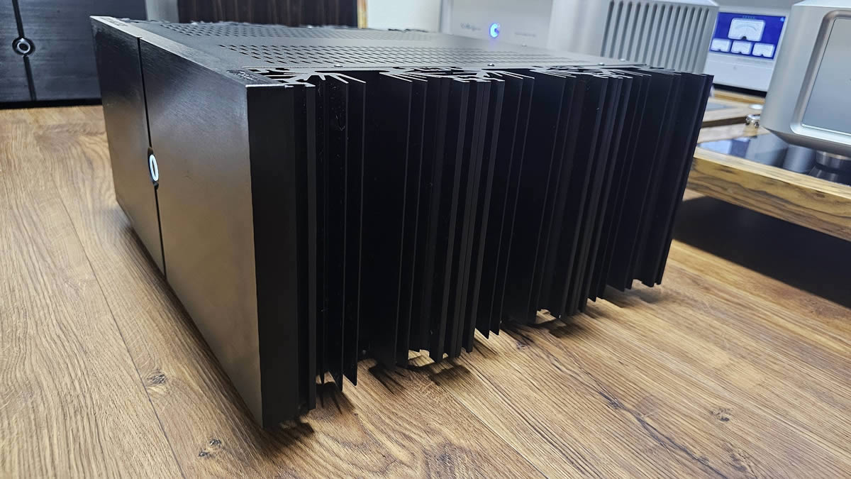 Audio Analogue Donizetti Anniversary power amplifier 