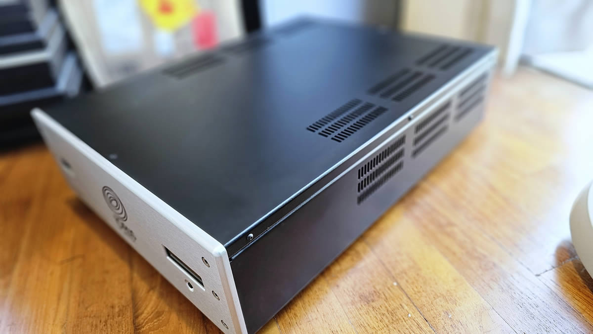 Torus Power AVR 8 CS power conditioner