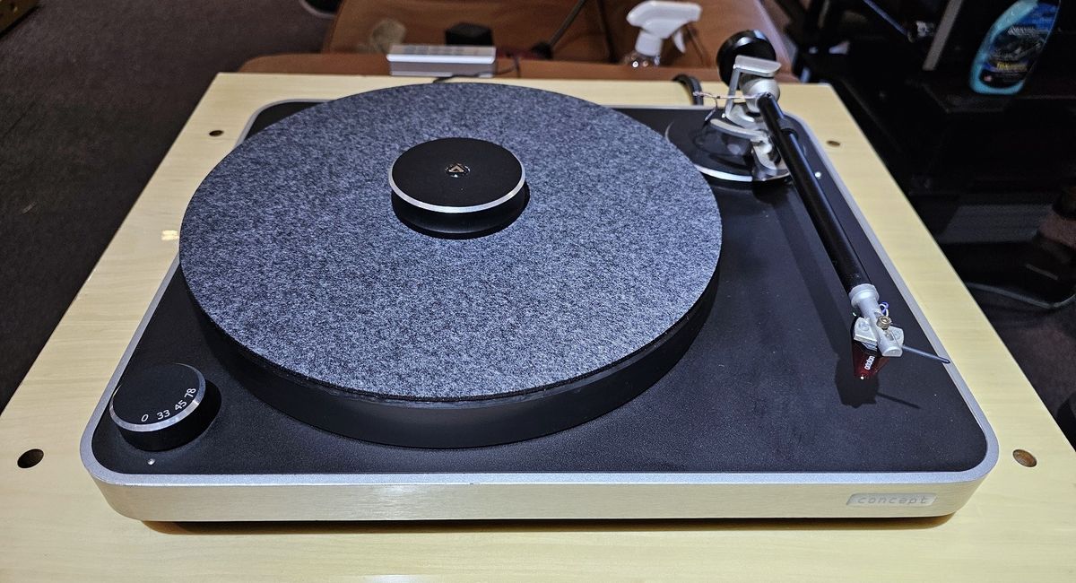 Clearaudio Concept Record Player Clearaudio Concept Record Player