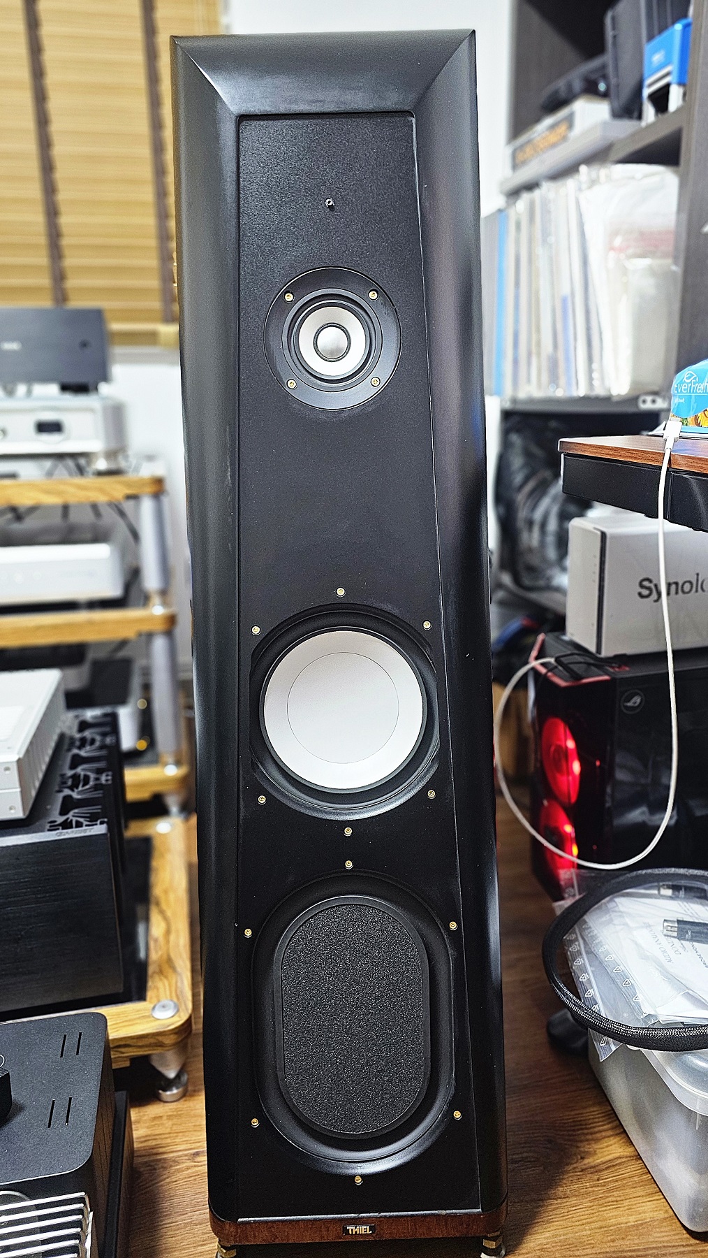 Thiel CS 2.4 floorstanding speakers