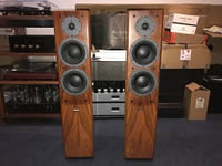 Dynaudio Focus 220 Dynaudio Focus 220