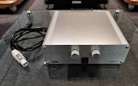 Longdog Audio Quartz Turntable Power Supply MK2 Longdog Audio Quartz Turntable Power Supply MK2