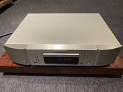 Marantz SA 8005 SACD player Marantz SA 8005 SACD player