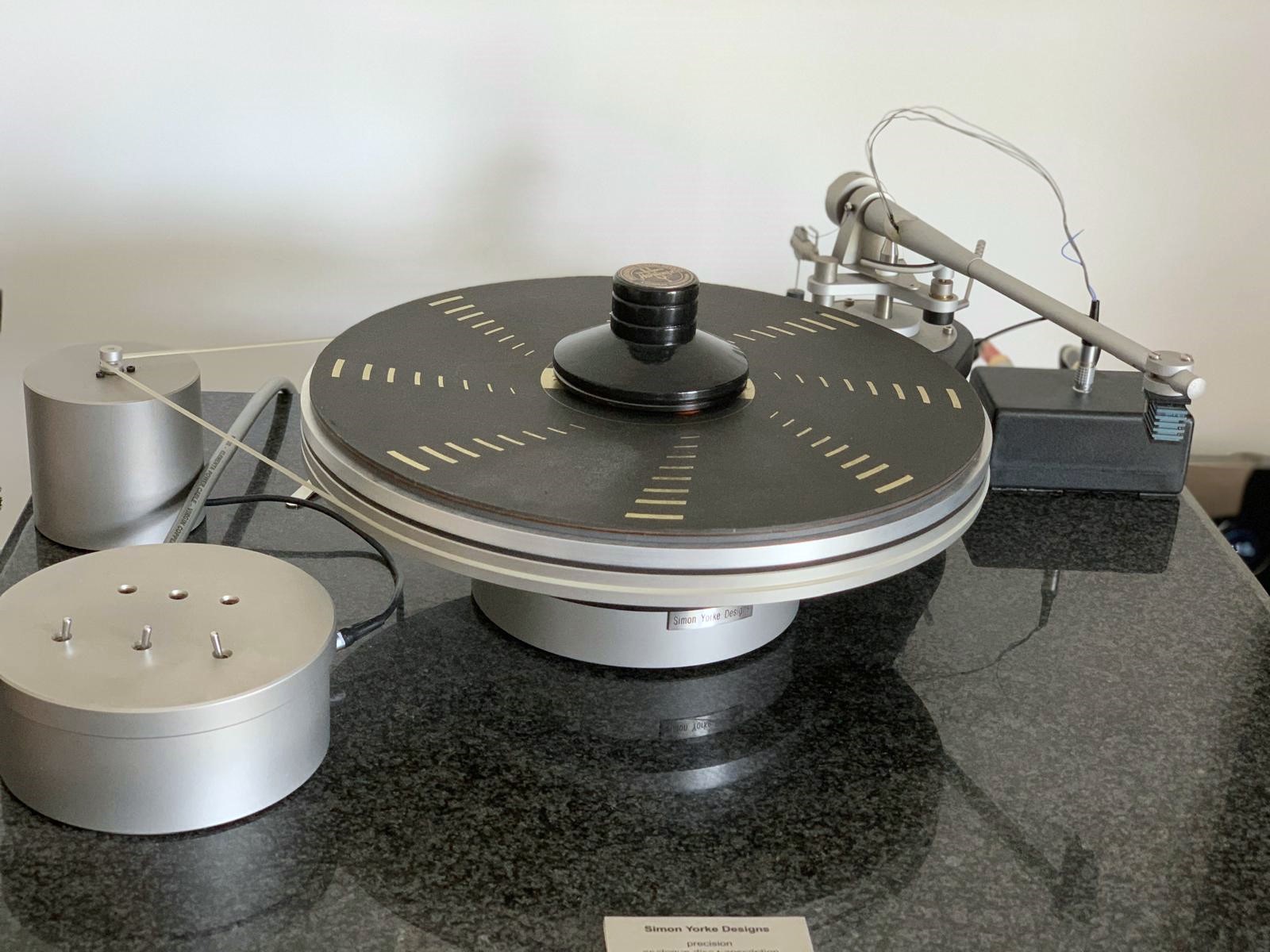 Simon Yorke S10 turntable with S7.1 tonearm