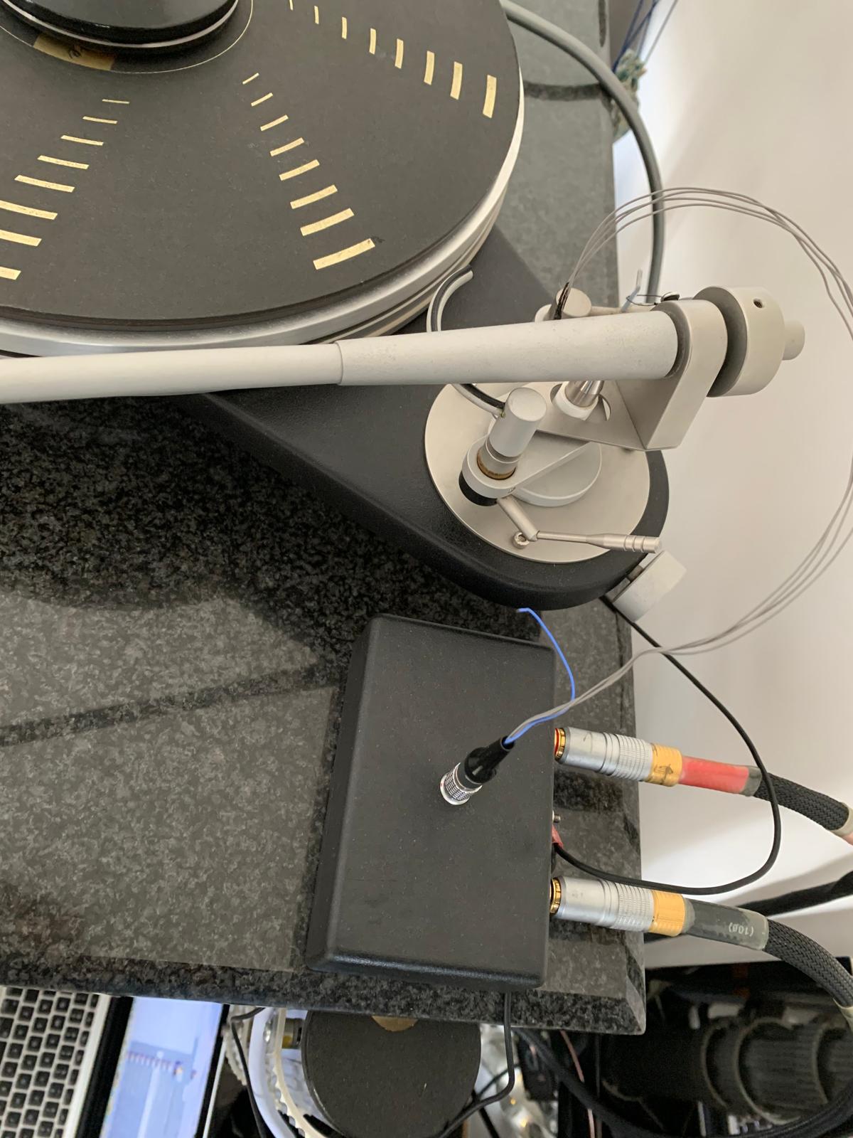 Simon Yorke S10 turntable with S7.1 tonearm