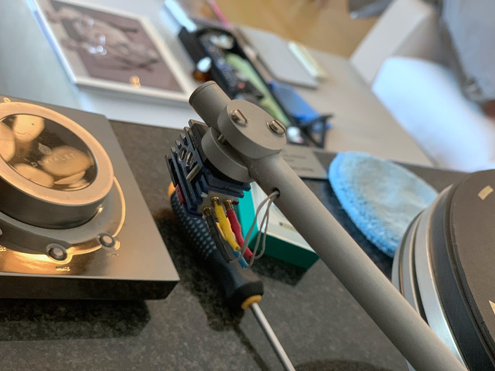 Simon Yorke S10 turntable with S7.1 tonearm