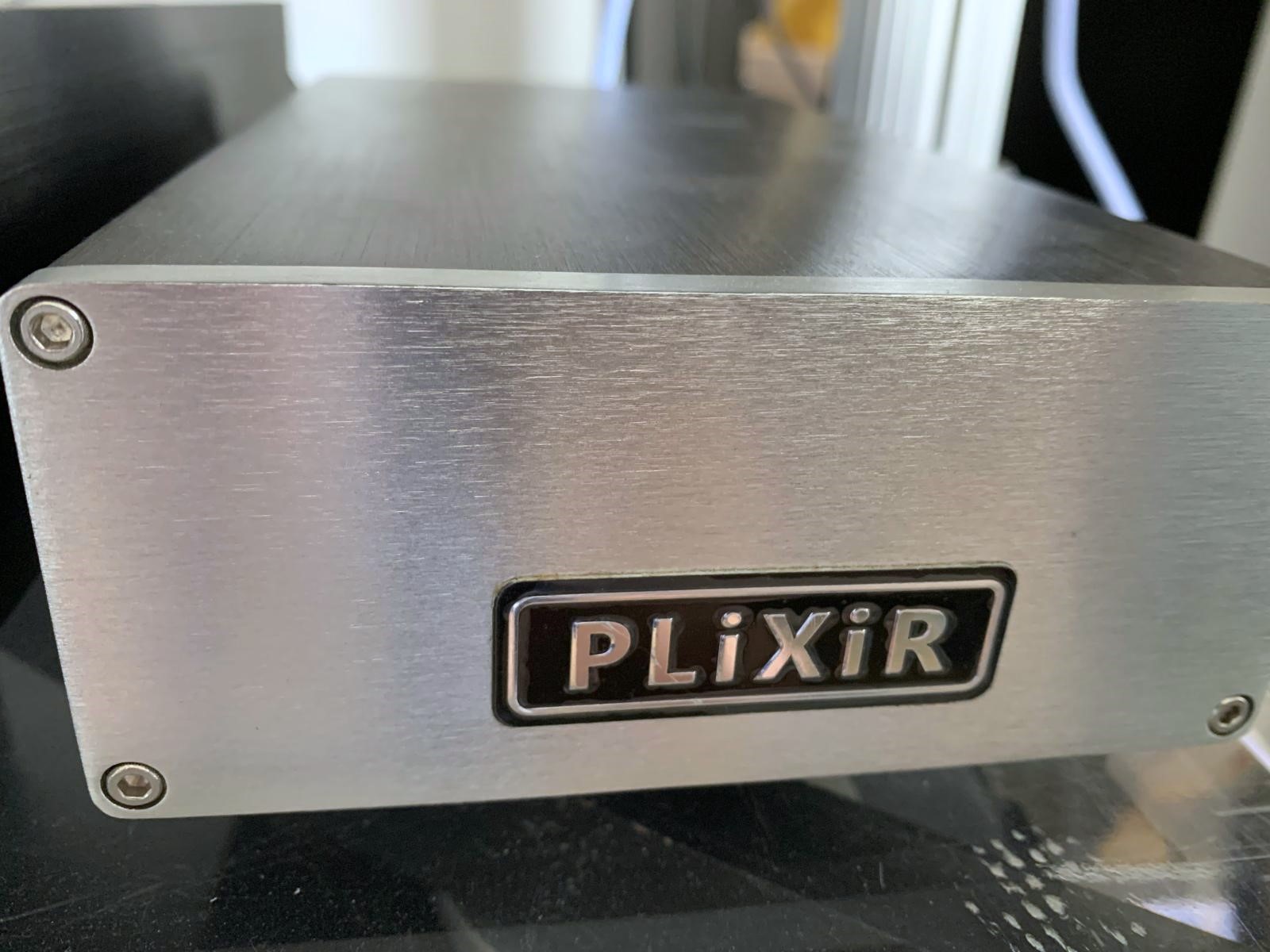 Simon Yorke S10 turntable with S7.1 tonearm