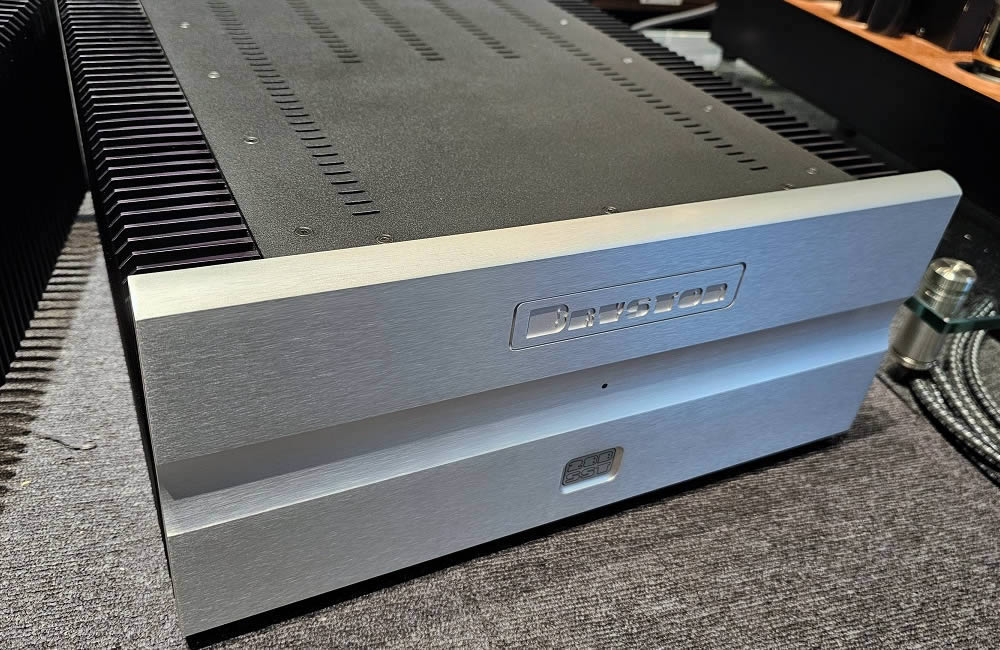 Bryston 28B-SST monoblock power amplifier