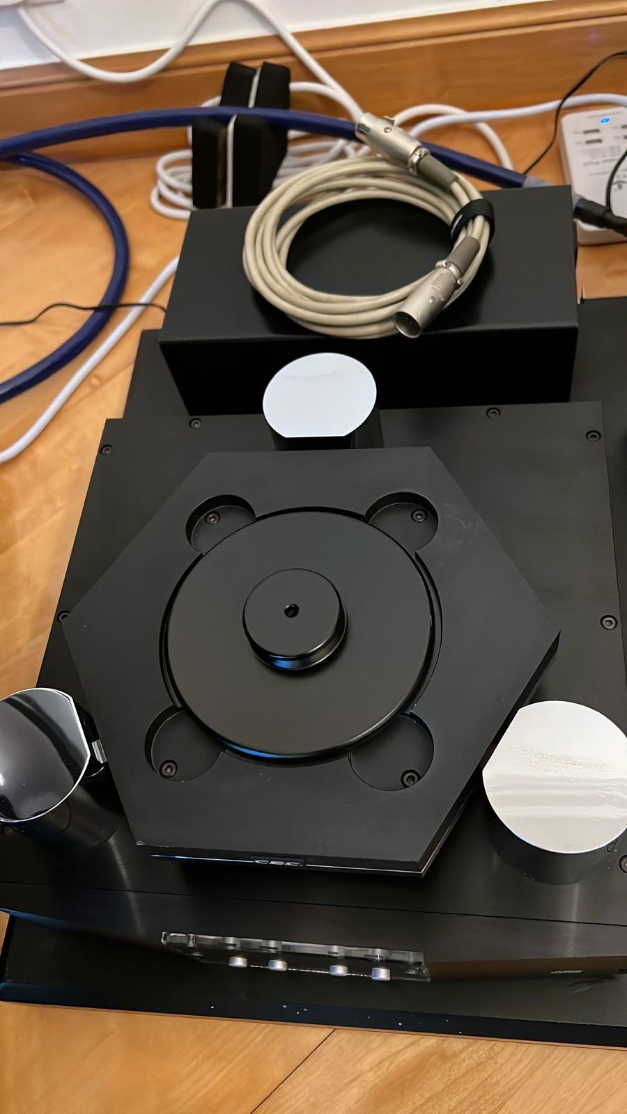 CEC TL-0 CD Transport